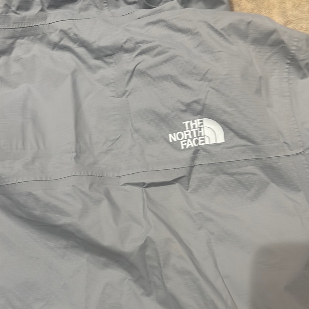The North Face Gray Windbreaker Lightweight Weather-Resistant - Picture 5 of 5